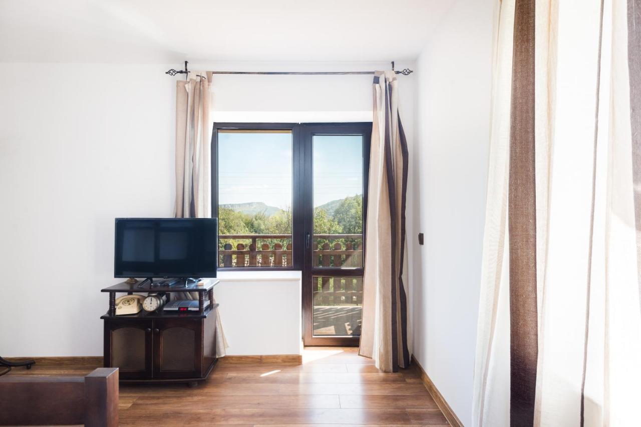 Guest House Hristova Kashta - Христова Къща Cherni Vrŭkh エクステリア 写真