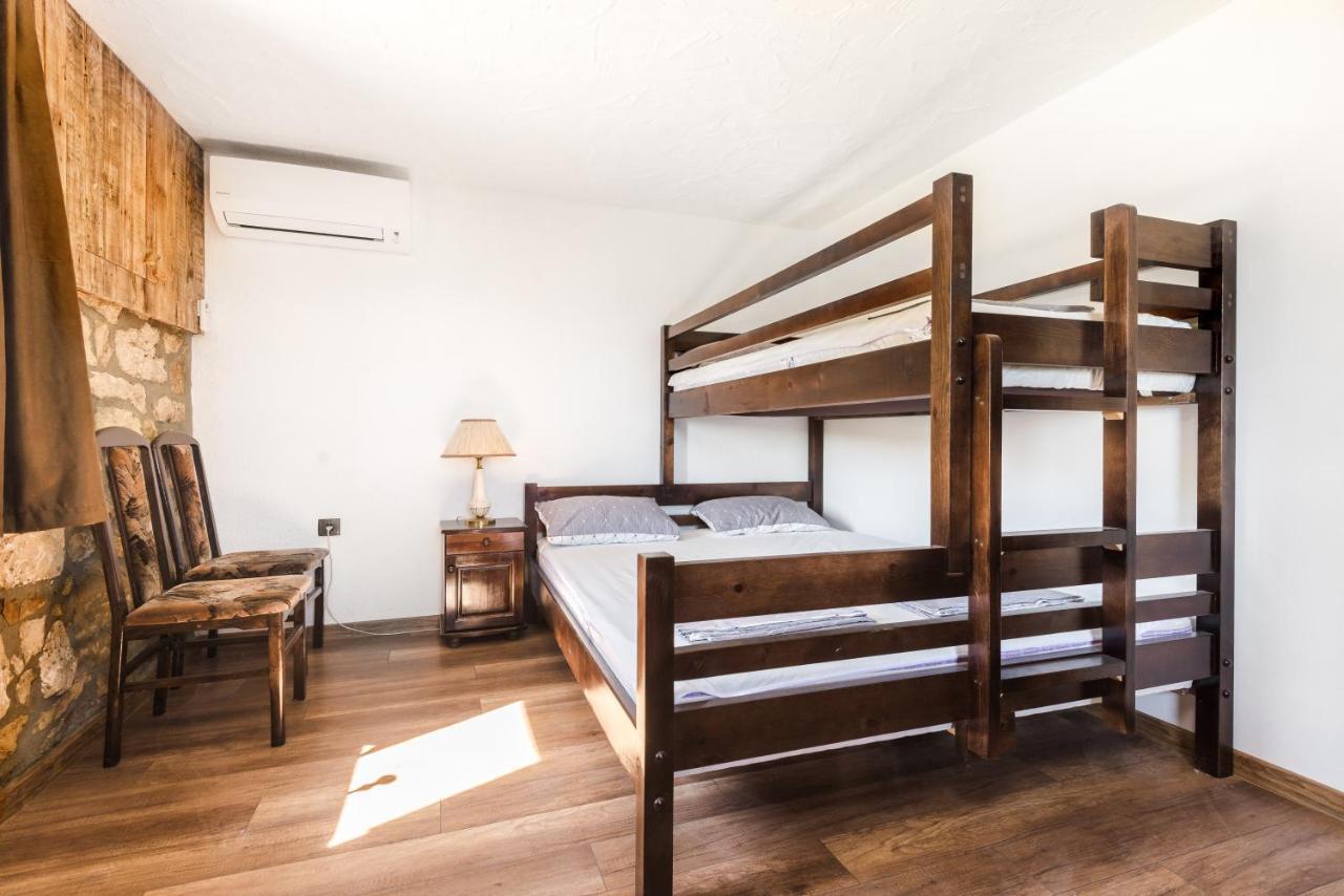 Guest House Hristova Kashta - Христова Къща Cherni Vrŭkh エクステリア 写真
