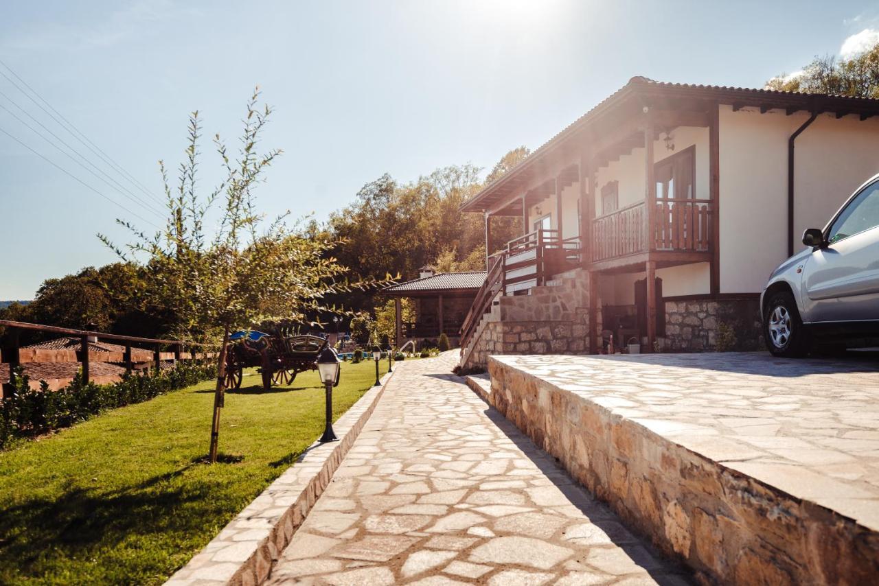 Guest House Hristova Kashta - Христова Къща Cherni Vrŭkh エクステリア 写真