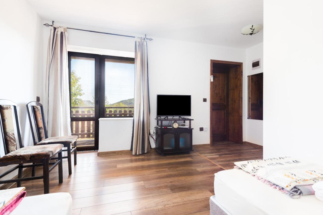 Guest House Hristova Kashta - Христова Къща Cherni Vrŭkh エクステリア 写真