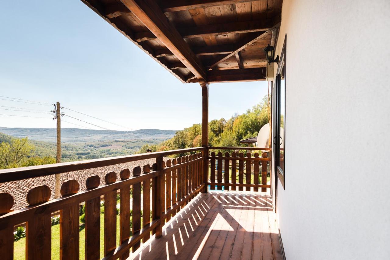 Guest House Hristova Kashta - Христова Къща Cherni Vrŭkh エクステリア 写真