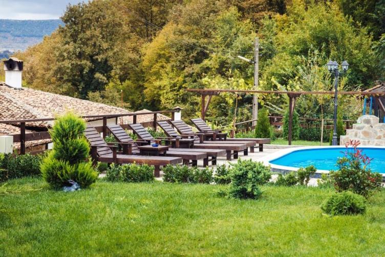 Guest House Hristova Kashta - Христова Къща Cherni Vrŭkh エクステリア 写真