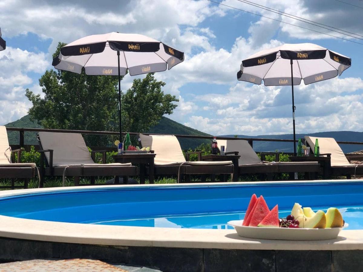 Guest House Hristova Kashta - Христова Къща Cherni Vrŭkh エクステリア 写真