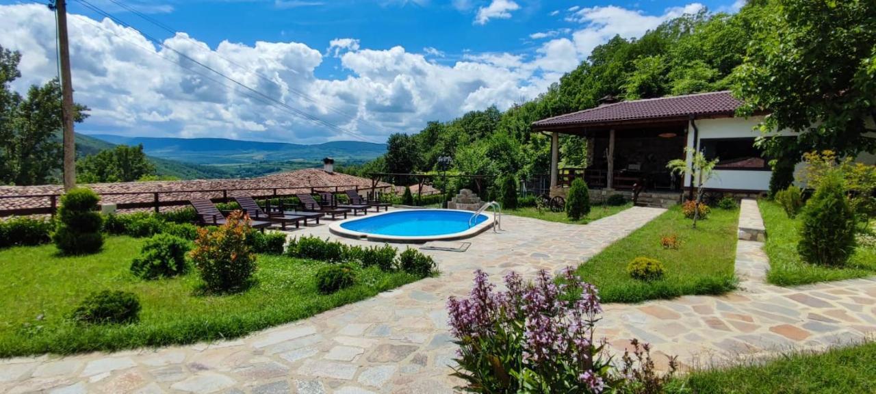 Guest House Hristova Kashta - Христова Къща Cherni Vrŭkh エクステリア 写真