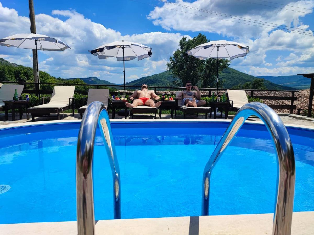 Guest House Hristova Kashta - Христова Къща Cherni Vrŭkh エクステリア 写真