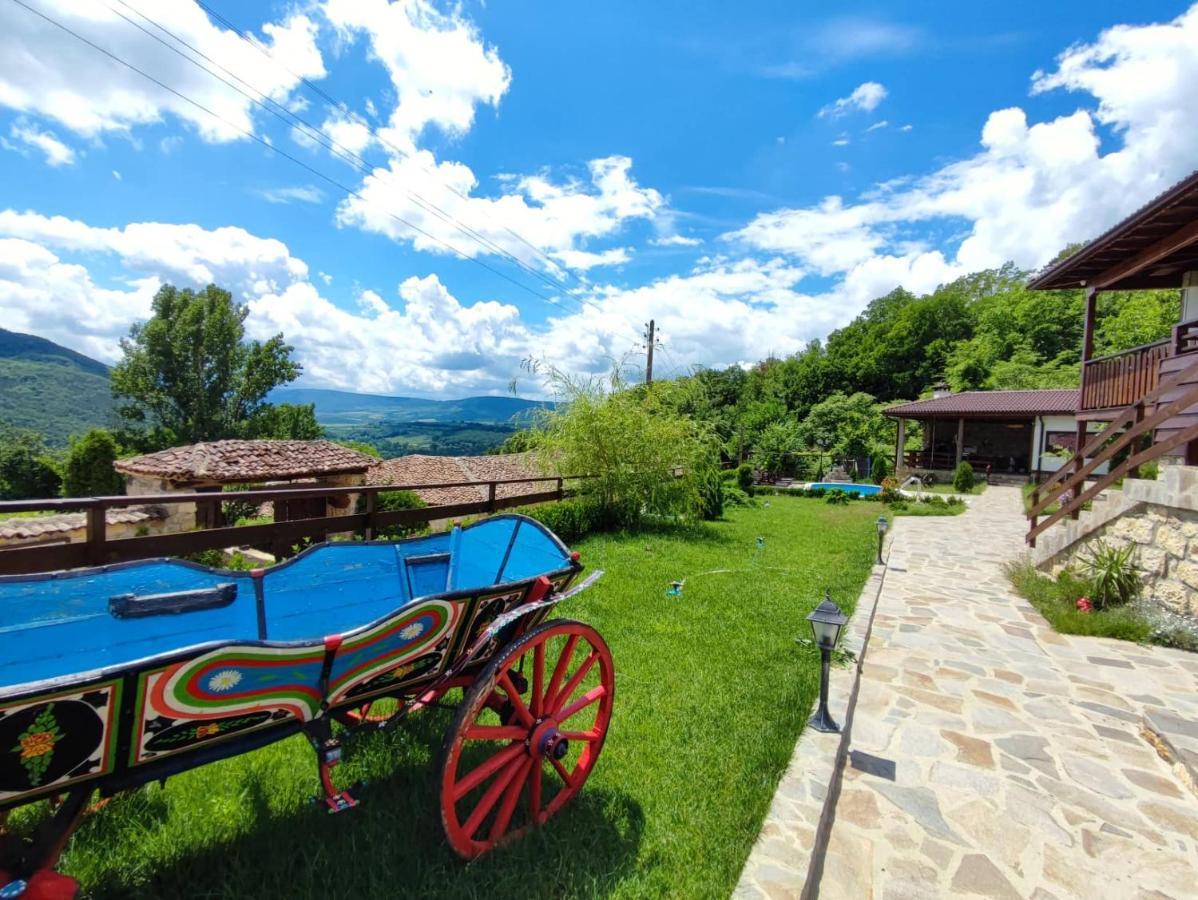 Guest House Hristova Kashta - Христова Къща Cherni Vrŭkh エクステリア 写真